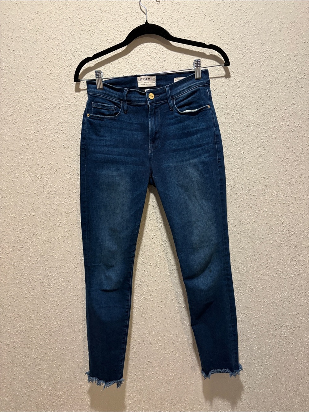 Frame Denim Indigo Raw-Hem Cropped Skinny Jeans